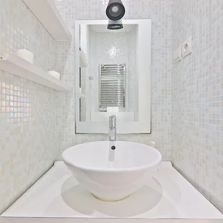 1 Bedroom - 6p - Republique, * Paris